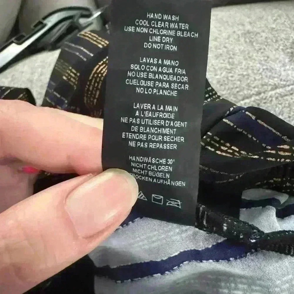 NWT AMORESSA ALCAZAR
BLK/MULTI SZ US6 in black / shiny gold - Picture 12 of 12